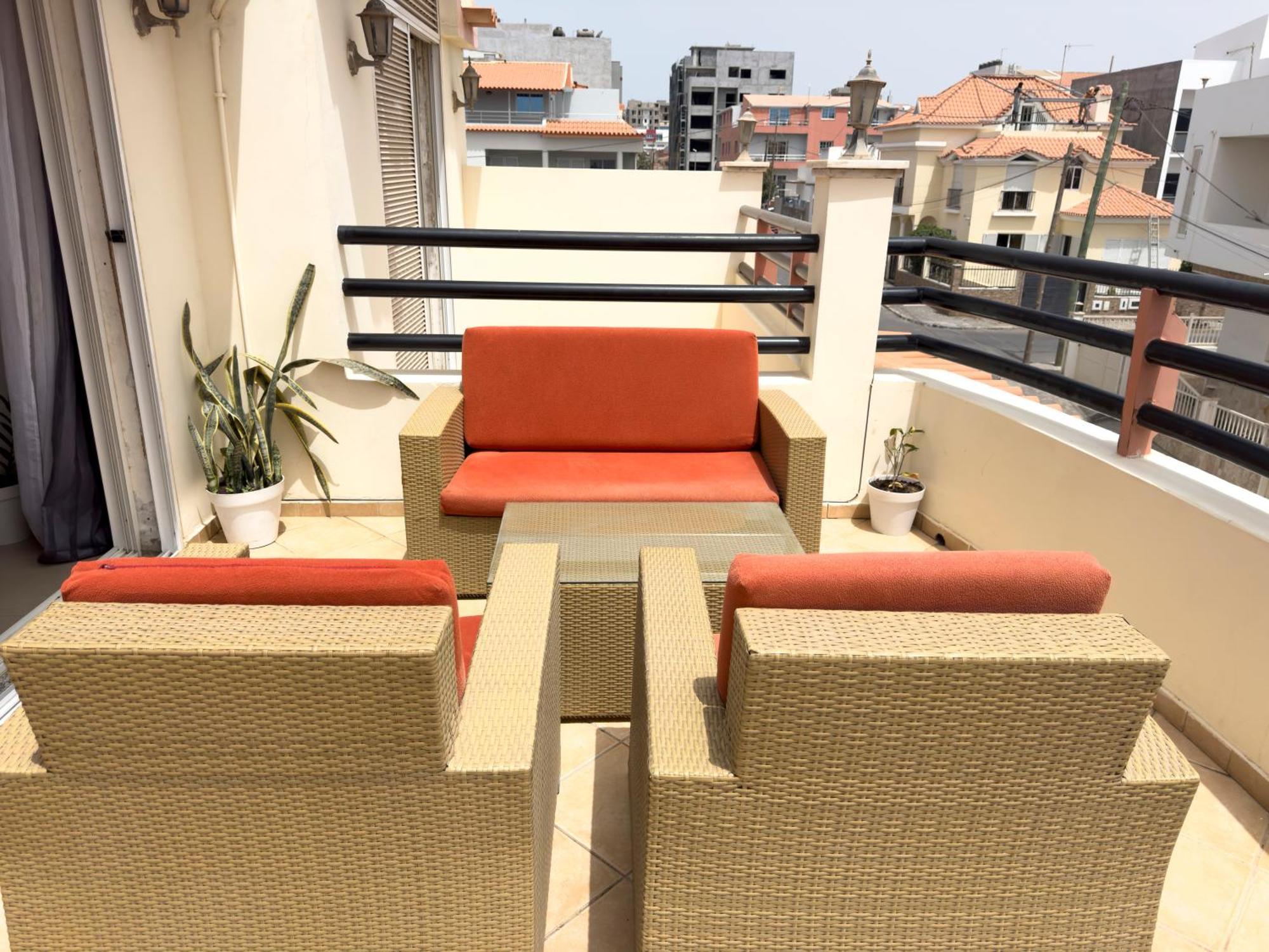 3 Bedroom Apt, Free Wifi & Ac, Cidadela - Lcgr 프라이아 외부 사진