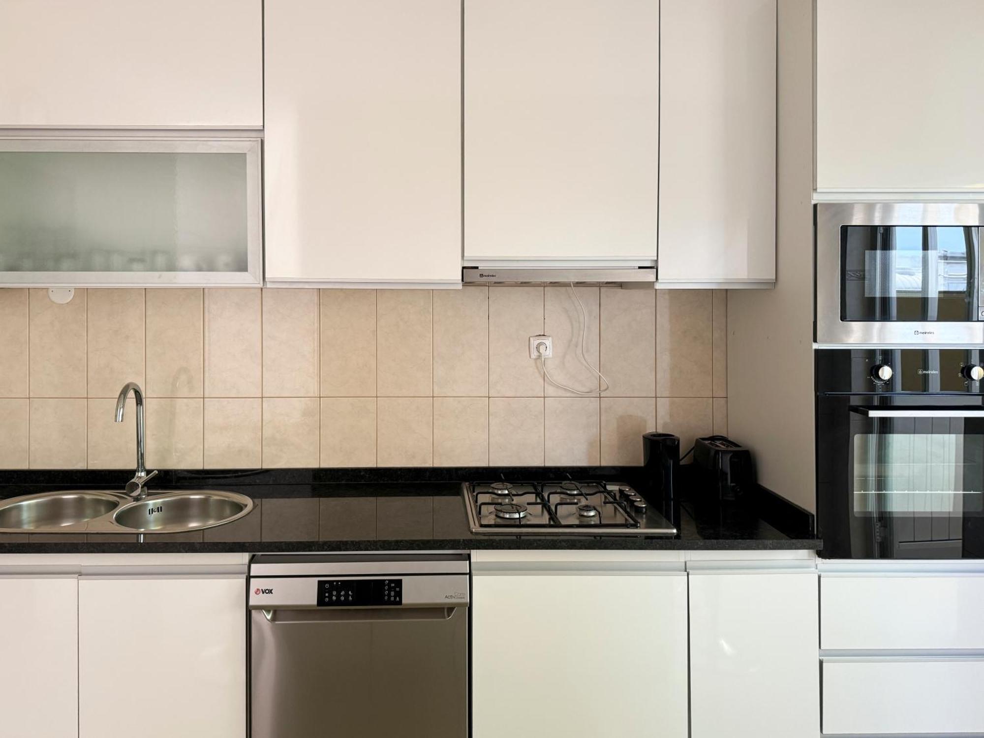 3 Bedroom Apt, Free Wifi & Ac, Cidadela - Lcgr 프라이아 외부 사진